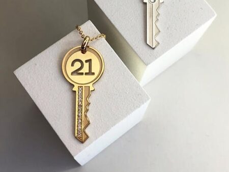 Diamond-21-Key-necklace