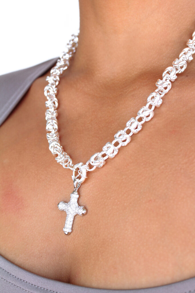 STERLING SILVER KNOTTY NECKLACE