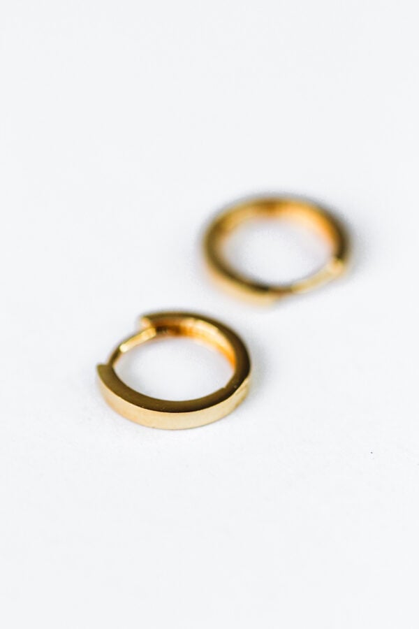 YELLOW GOLD SQUARE EDGE HUGGIES